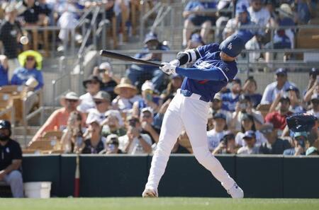 　４回、中前打を放つ大谷