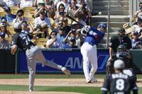 　４回、中前打を放つ大谷