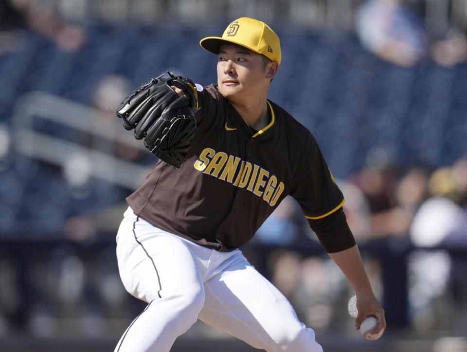 　６番手で登板し、１回２安打１失点だった松井（ＡＰ＝共同）