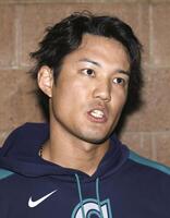 　ドジャース戦の登板を終え、取材に応じる藤浪（共同）