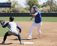 　帰塁練習をするドジャース・大谷