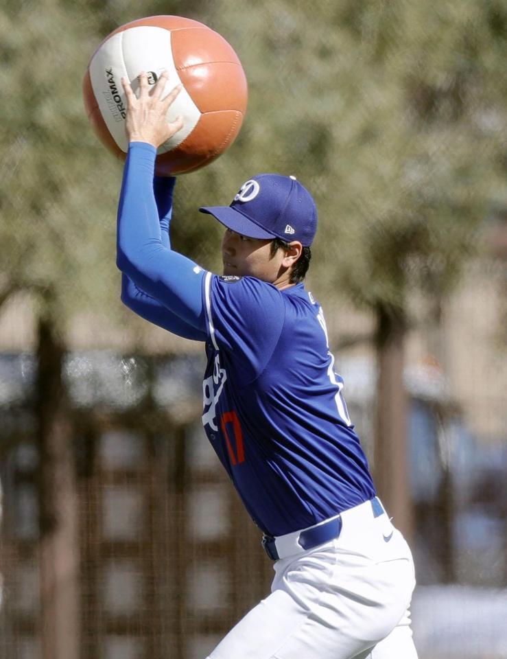 　トレーニングするドジャース・大谷