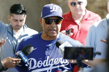 ドジャース　ロバーツ監督と契約延長　４年総額４７億円超