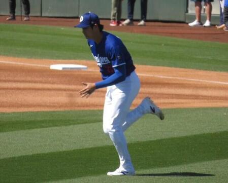 大谷翔平、初回に珍しい２打席連続四球　満塁機で４球連続ボールに場内ブーイング　初ＡＢＳチャンレジは成功