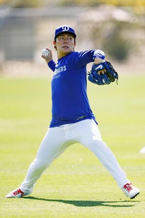山本由伸　大谷の帰塁練習をサポート