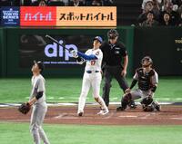 　３回、大谷が２ランを放つ（投手・戸郷）＝撮影・堀内翔