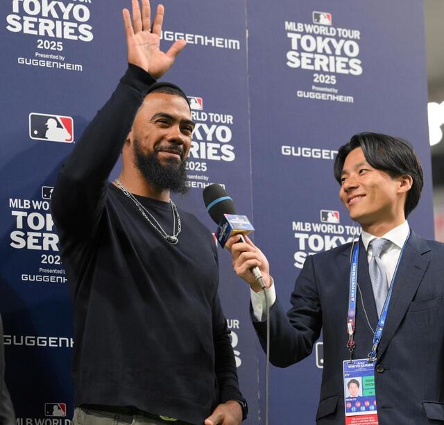 テオスカー・ヘルナンデス 2022年 実使用ジャージ・ユニフォーム/大谷翔平 ドジャース テオスカーが初体験のお立ち台でニッコニコ まさかの私服で