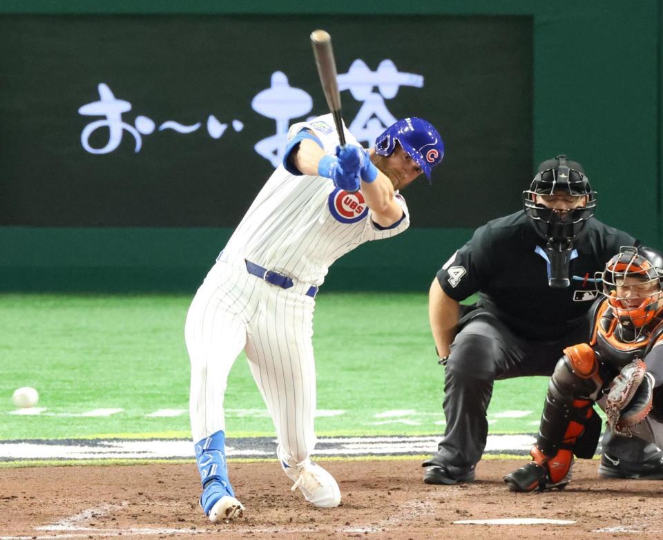 　５回、右前に先制打を放つワークマン（撮影・吉澤敬太）