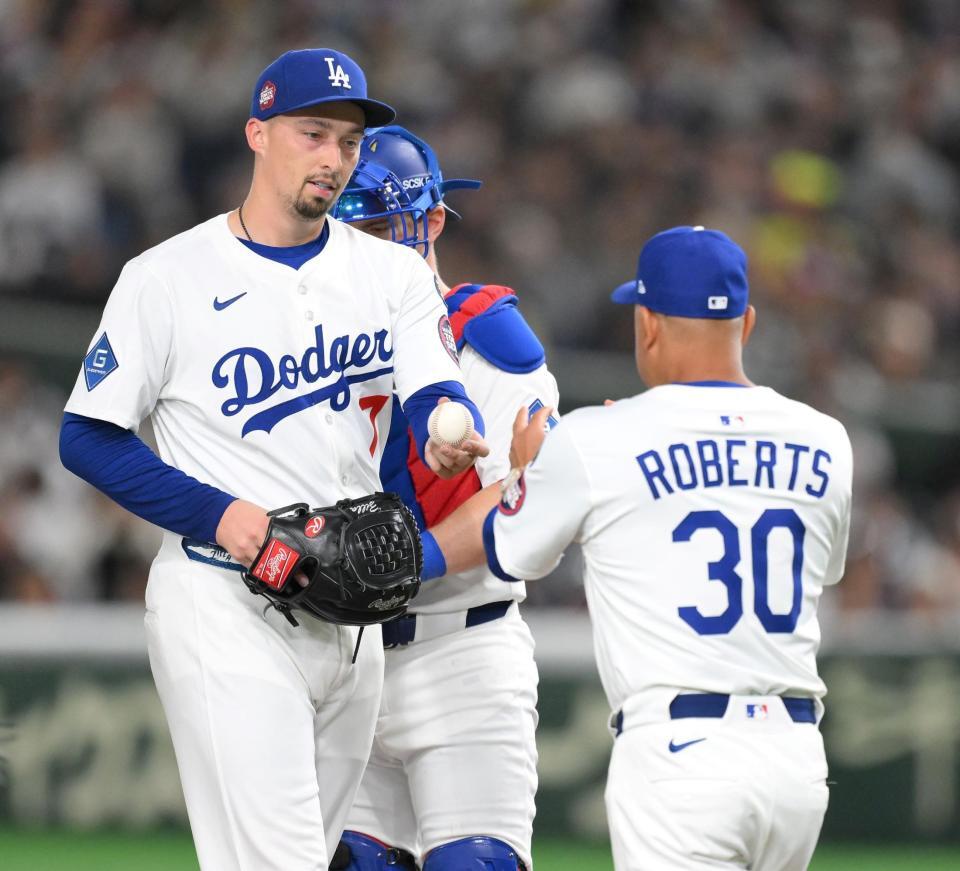 　５回、降板するスネル（撮影・伊藤笙子）