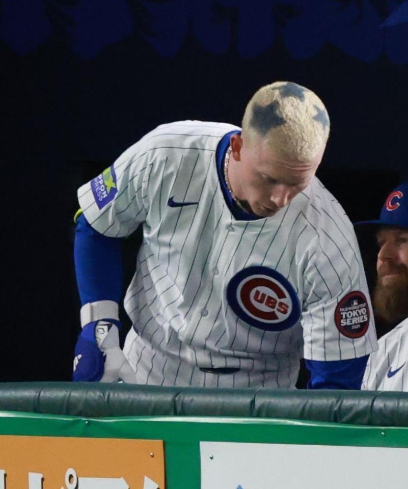 　星がいっぱいの頭が特徴的なクロウアームストロング＝１５日、東京ドーム