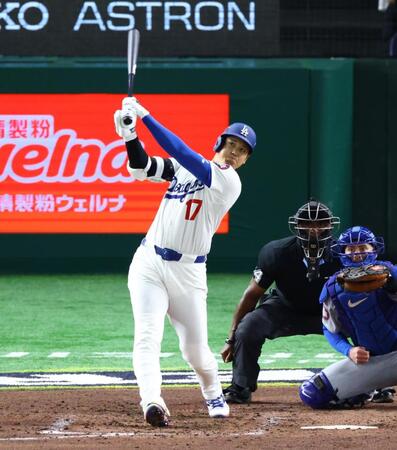 　５回、ソロを放つ大谷（撮影・吉澤敬太）