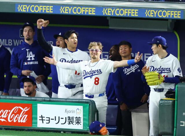 ドジャース エドマンが今季メジャー1号 左翼席上段にたたきこむ 昨年