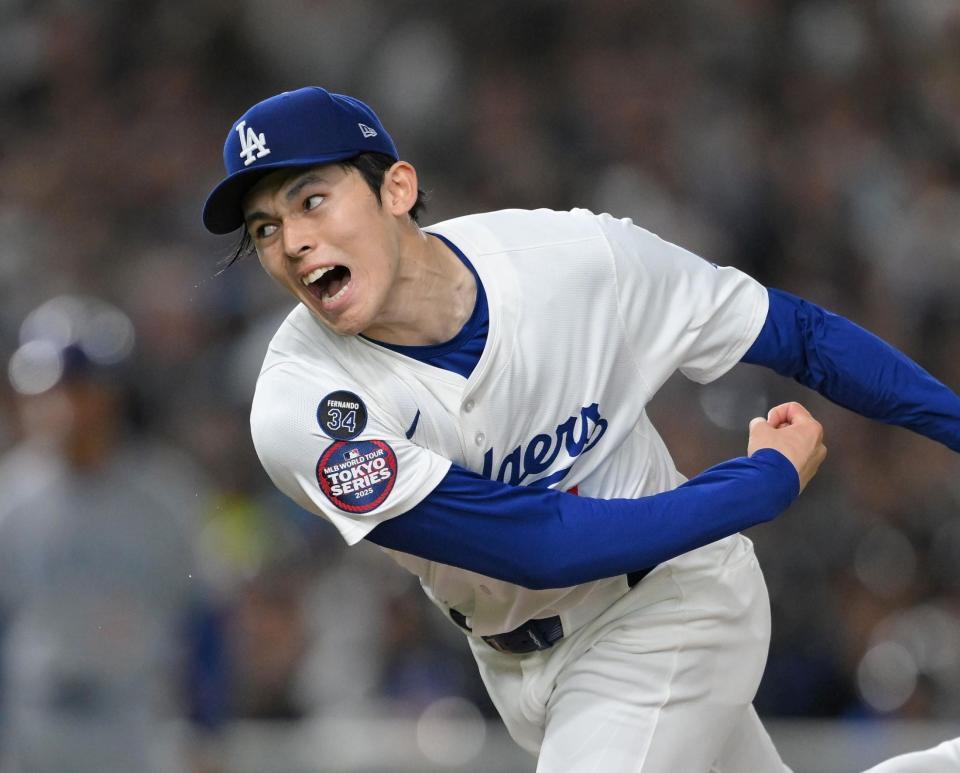 　ＭＬＢ初登板で力投する佐々木（撮影・伊藤笙子）