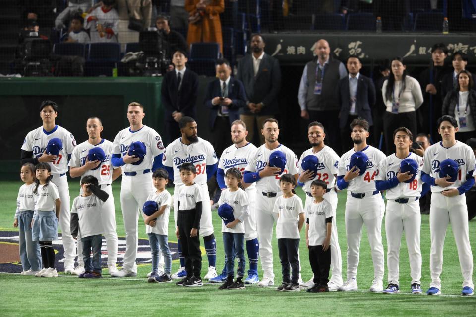 　整列するドジャースナイン＝３月１５日