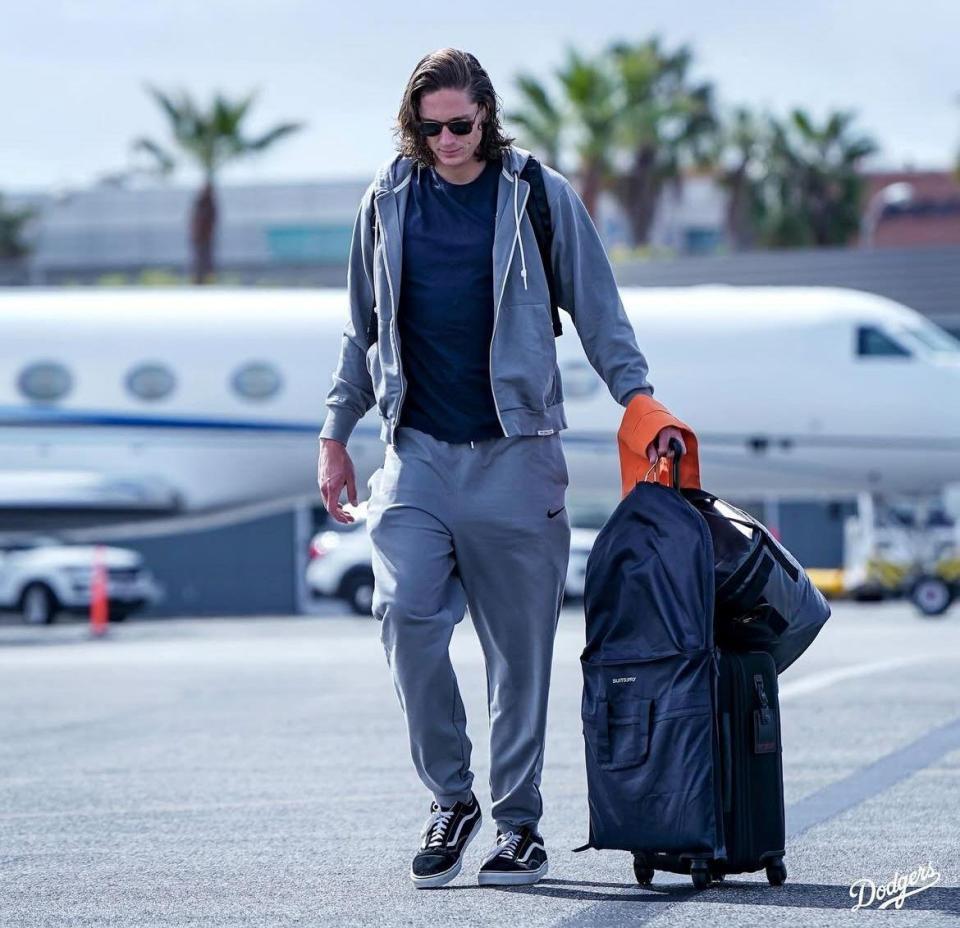 山本由伸の鮮やかなバッグにSNS注目「春カラーのヴィトンだ」 開幕