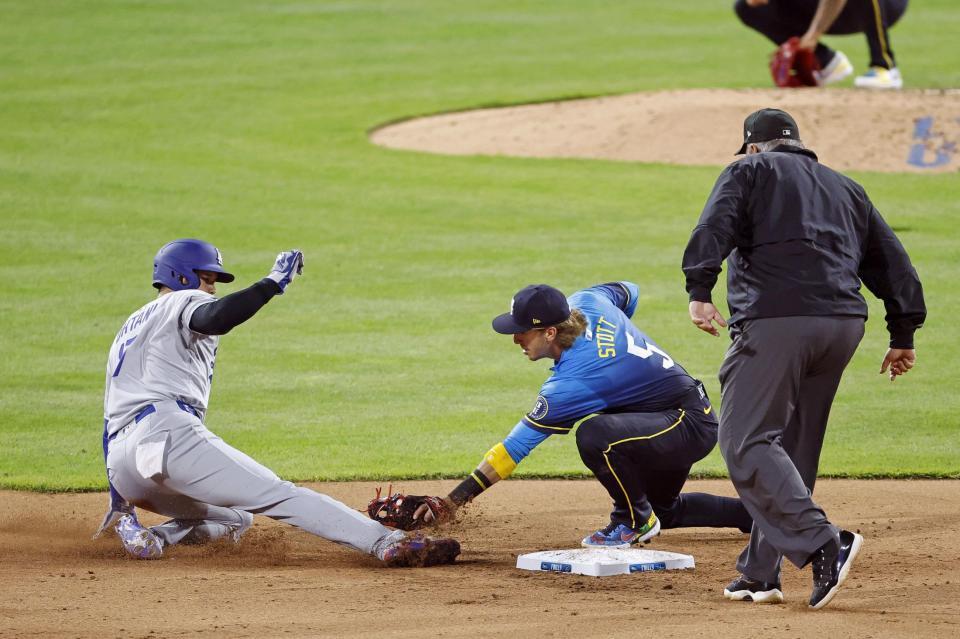 　フィリーズ戦の８回、二盗に失敗するドジャース・大谷