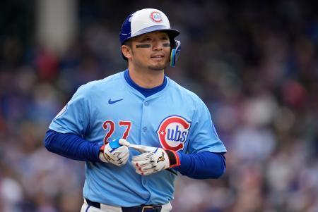 　パドレス戦の５回、四球のカブス・鈴木＝シカゴ（ＡＰ＝共同）