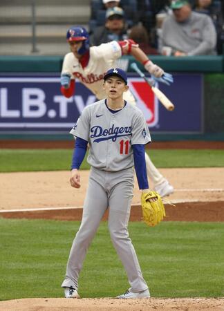 　１回、ボームの二ゴロで先制を許す佐々木（共同）