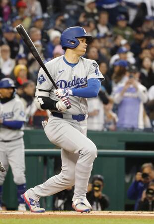 　１回、二塁内野安打を放つ大谷（共同）