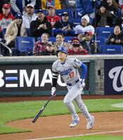 　３回、４号２ランを放つ大谷（共同）