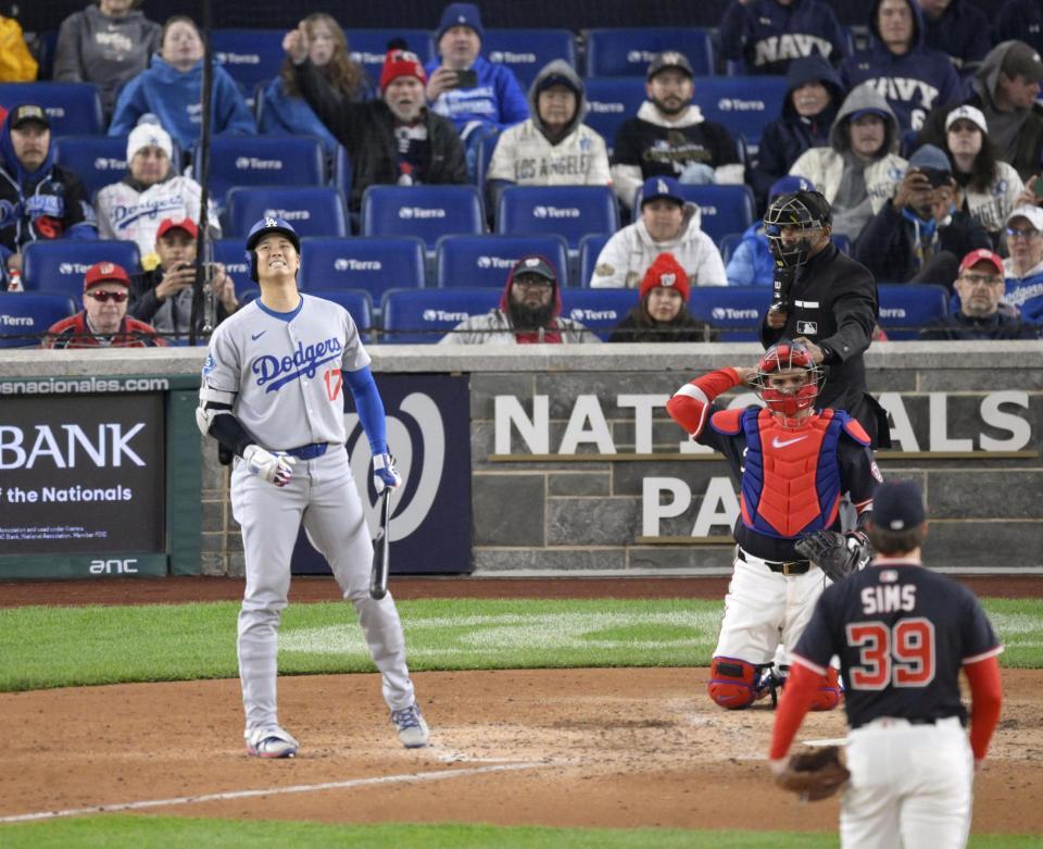 　８回、見逃し三振に倒れた大谷（共同）