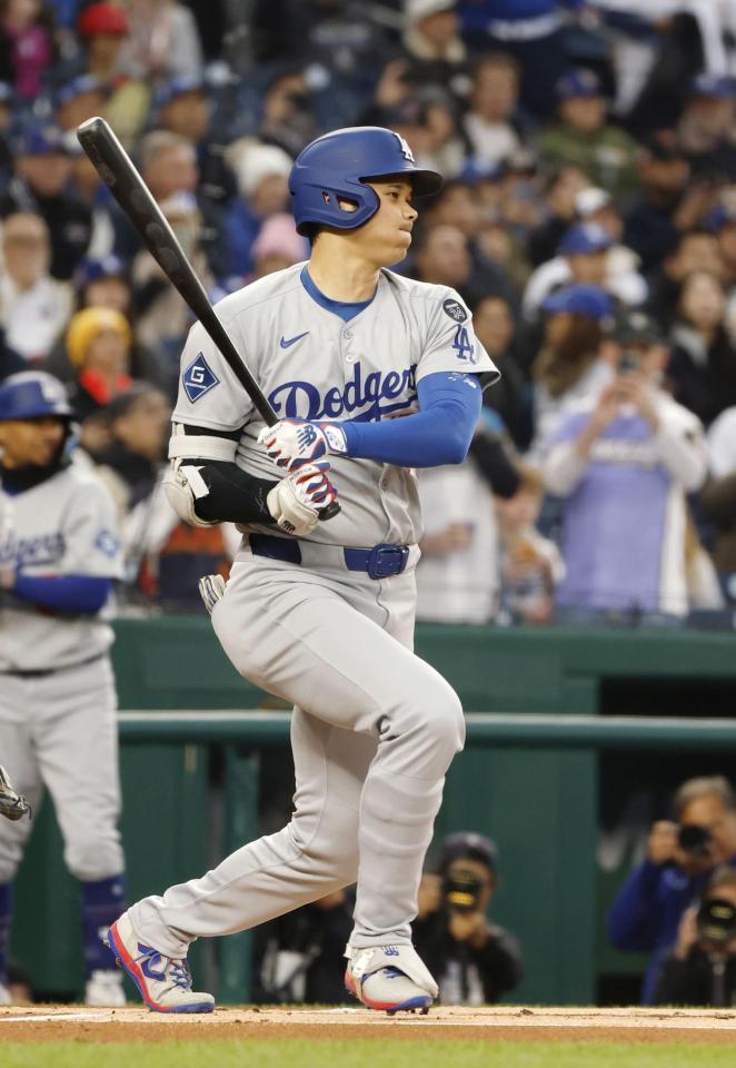 　１回、二塁内野安打を放つ大谷（共同）