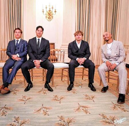 　ホワイトハウスを訪問した（左から）山本、大谷、Ｋ・ヘルナンデス、ベッツ（ロサンゼルス・ドジャース提供）