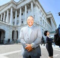 　米国国会議事堂を訪れたロバーツ監督（ロサンゼルス・ドジャース提供）