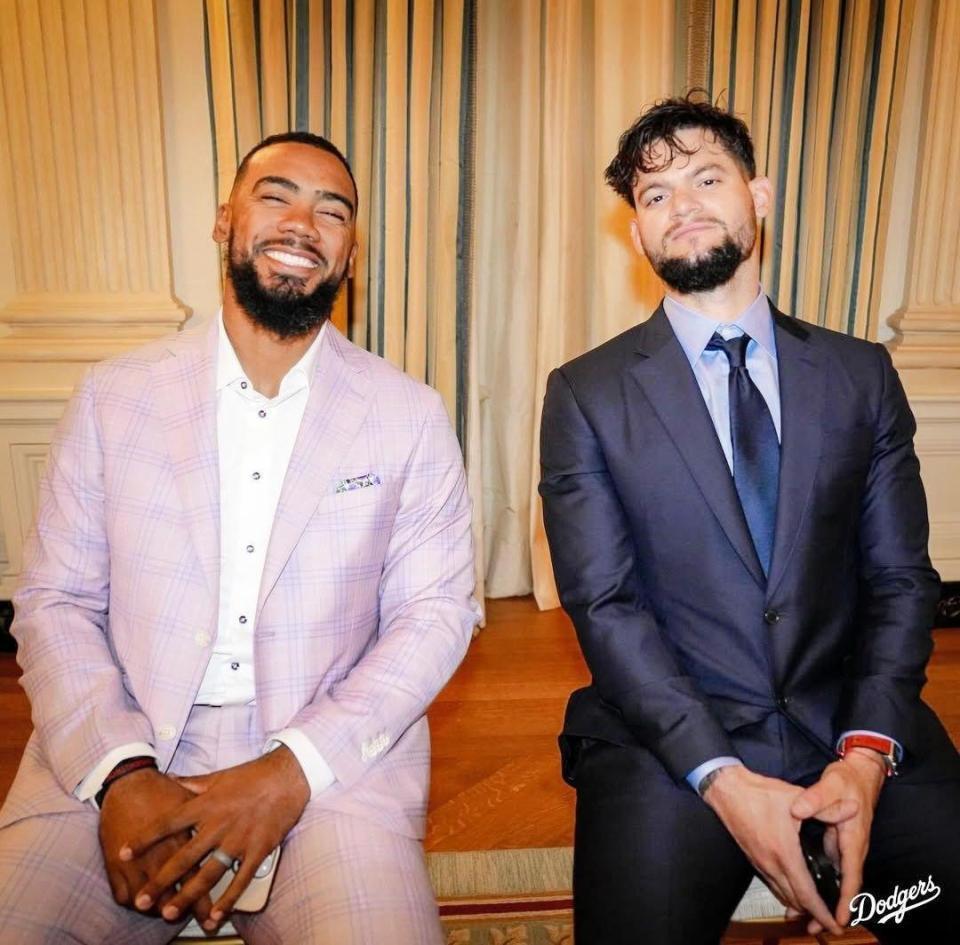 　ホワイトハウスを訪問したＴ・ヘルナンデスとパヘズ（ロサンゼルス・ドジャース提供）