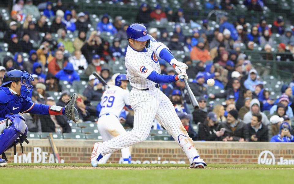 　９回、右前打を放つ鈴木（ゲッティ＝共同）