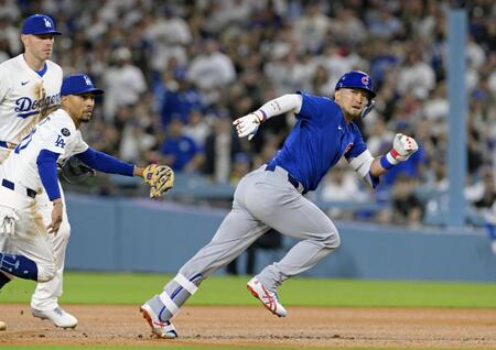 　４回、右前打で出塁するも、一、二塁間で挟殺される鈴木