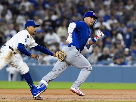 　４回、右前打で出塁するも、一、二塁間で挟殺される鈴木