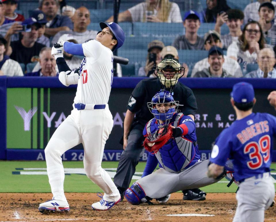 　７回、空振り三振に倒れた大谷（共同）