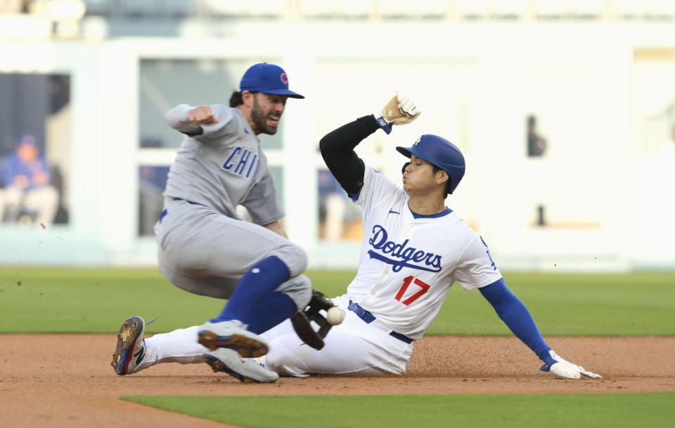 　１回、二盗を決める大谷（共同）