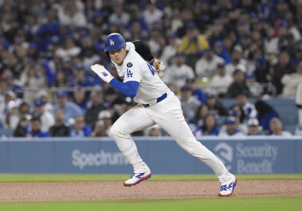 　３回、二盗する大谷