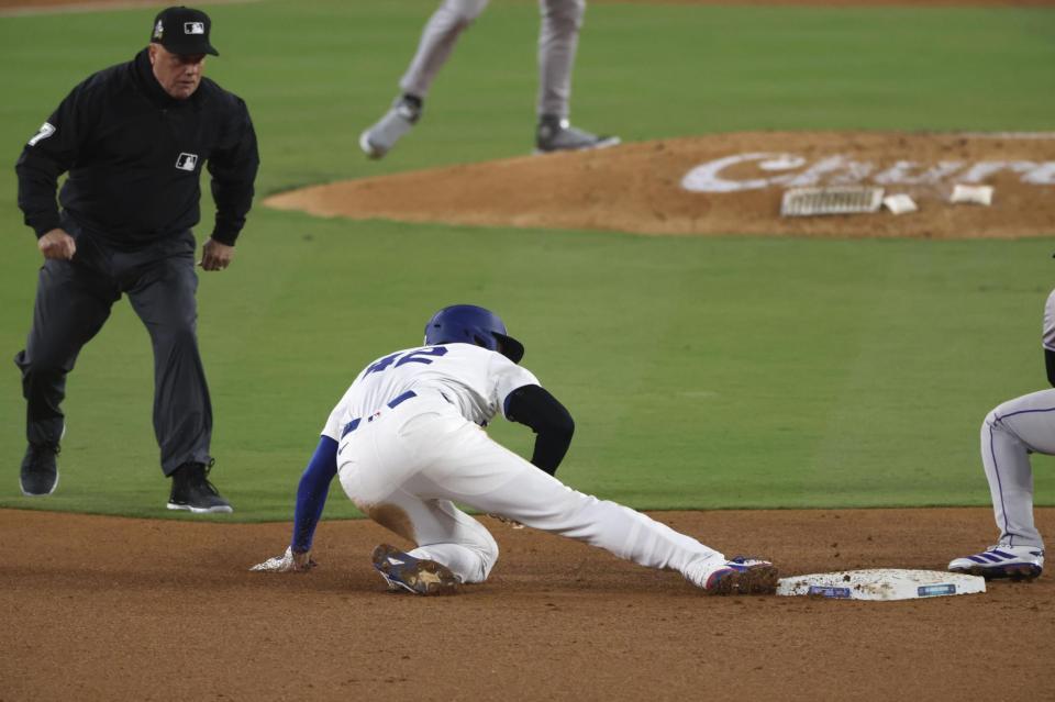 　３回、二盗を決める大谷