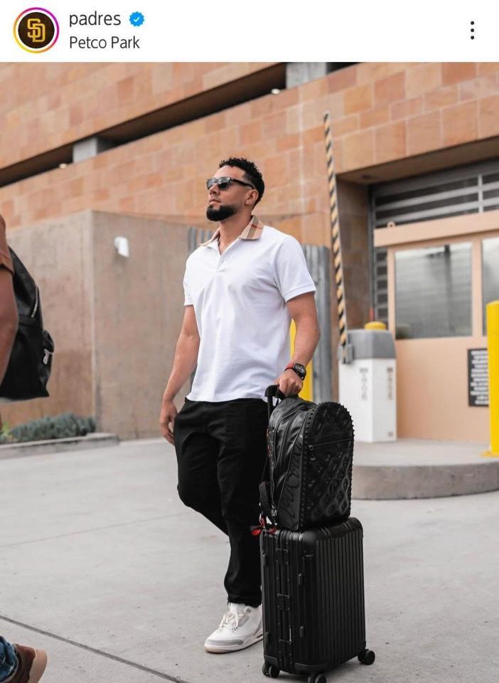 　遠征へ向かうスアレス。パドレスのインスタグラム（ｐａｄｒｅｓ）より