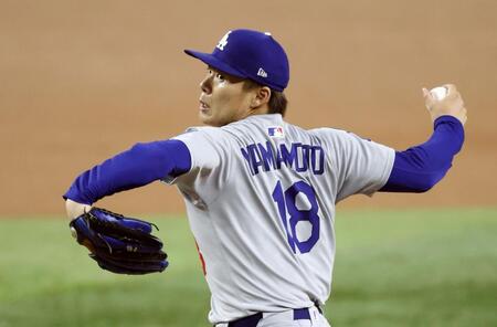 　レンジャーズ戦に先発したドジャース・山本（共同）