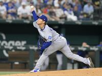 　レンジャーズ戦に先発したドジャース・山本（共同）