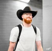 　球場入りするメイ（ロサンゼルス・ドジャース提供）