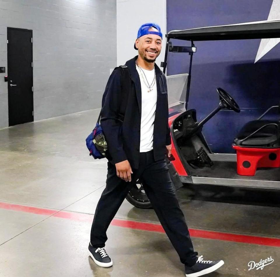 　球場入りするベッツ（ロサンゼルス・ドジャース提供）