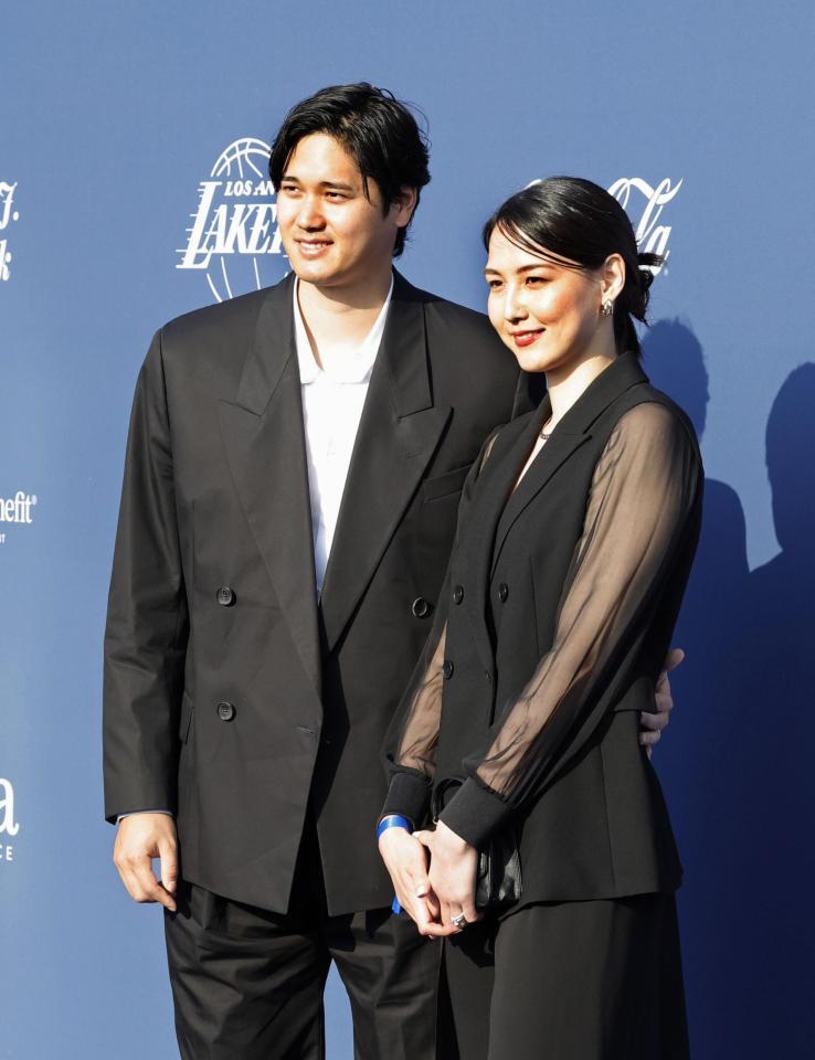 　ドジャースタジアムで行われたチャリティーイベントに出席した大谷と妻真美子さん＝２０２４年５月（共同）