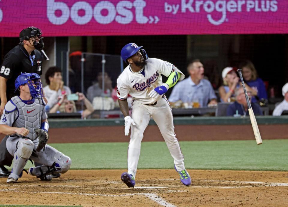 　９回、逆転サヨナラ２ランを放つガルシア（共同）