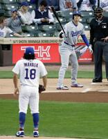 　カブス戦の１回、今永（18）と対戦するドジャース・大谷＝シカゴ（共同）