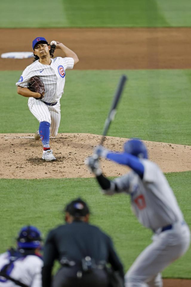 　ドジャース戦の２回、大谷（手前）と対戦するカブス・今永＝シカゴ（共同）