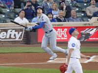 　カブス戦の１回、左飛に倒れるドジャース・大谷。投手ボイド（共同）