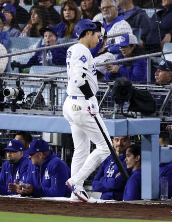 ドジャース　今季２度目３連敗にナインがイラ立ち隠せず　大谷翔平は４タコ　山本由伸が５回３失点で２敗目　本拠地はタメ息の連続