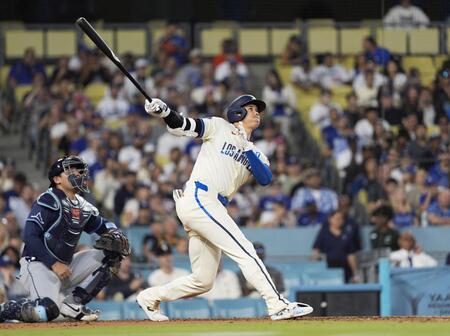 【動画】２塁打→悠々ホームインの大谷翔平　塁上でテオスカーのダンシングさく裂
