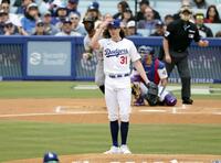 　１回、先制ソロを浴びたグラスノー（共同）