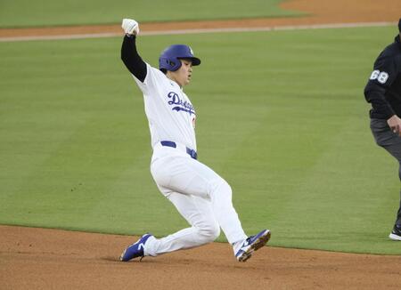 　１回、二盗する大谷（共同）